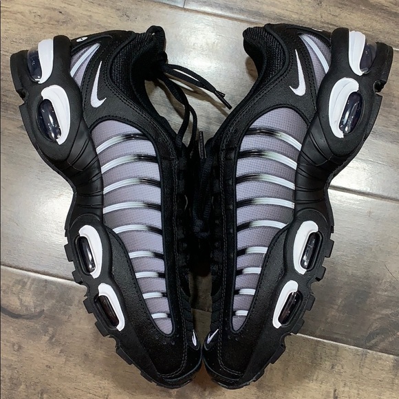 air max tailwind iv black white